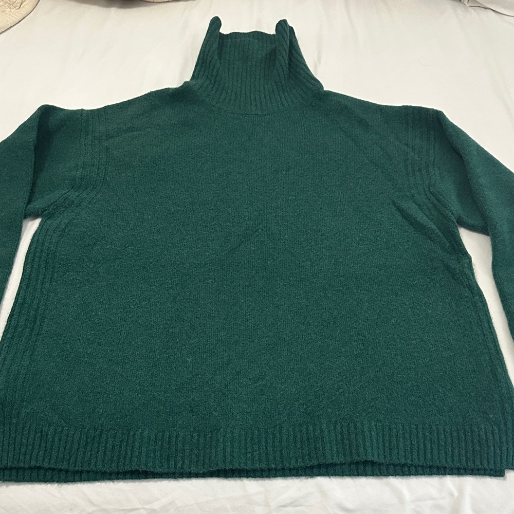I Crew Emerald Green Turtleneck Sweater